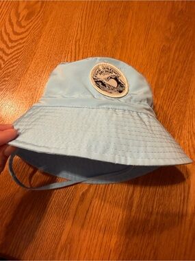 Baby bucket hat NWOT